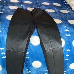 Stretch leather leggings